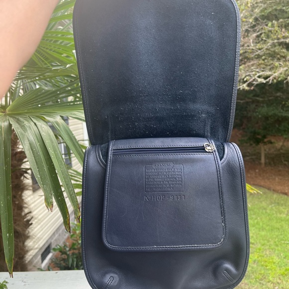 Vintage Coach Navy Hippie Flap In Navy Very Good Condition. - Picture 3 of 5